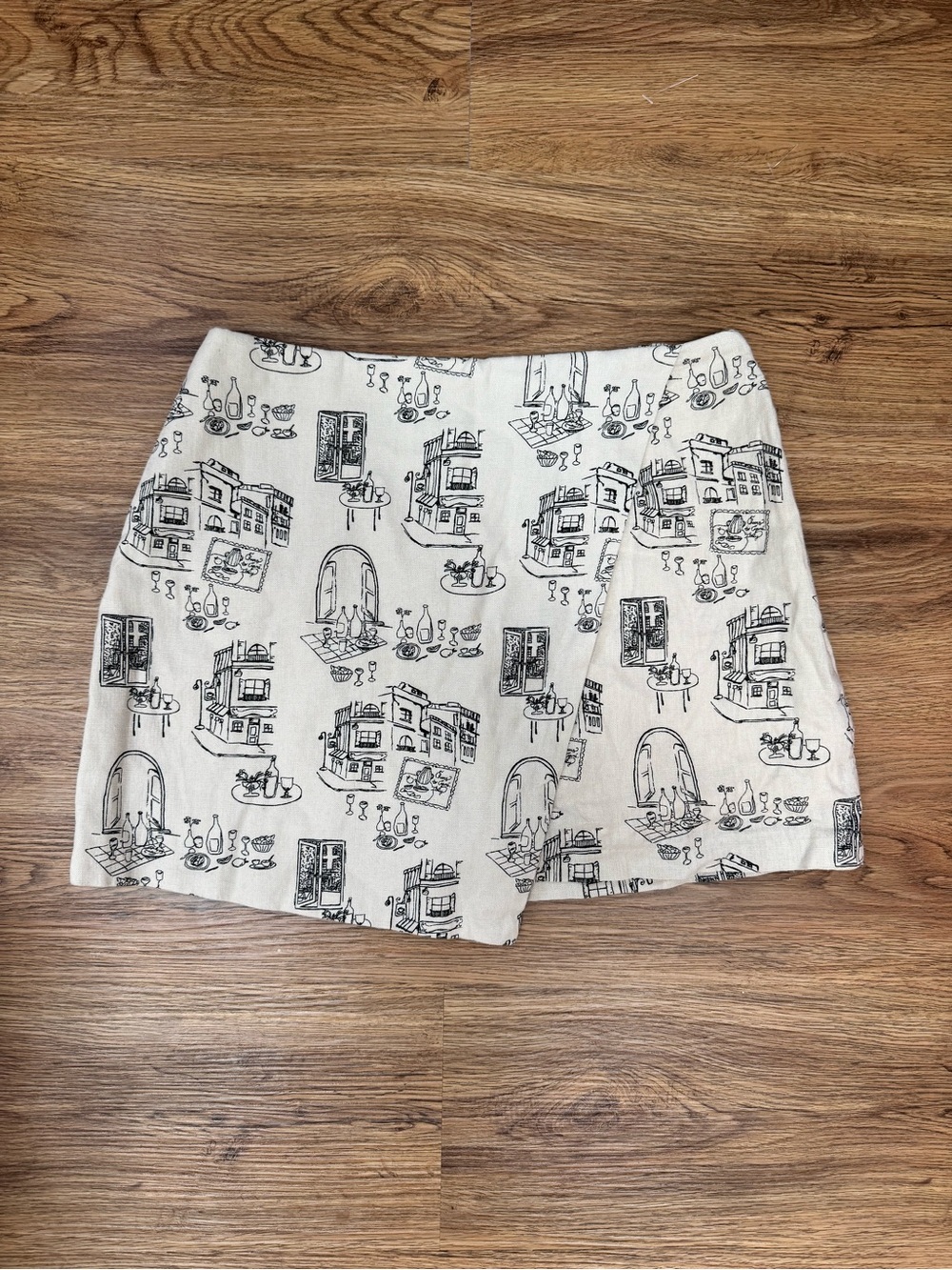 Abercrombie & Fitch Cream Skirt with Black Sketch Print